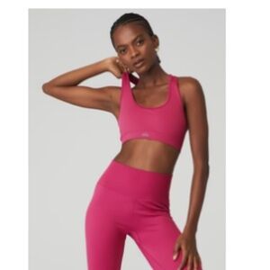 ALO Seamless Ribbed Bra Size Medium Magenta Crush